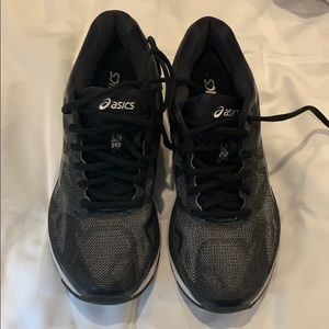 Women’s Athletic Court/running shoe